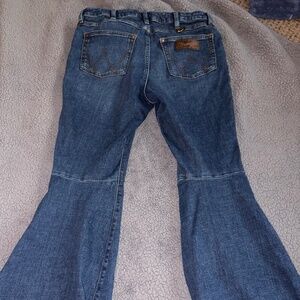 Women’s wrangler flare jeans